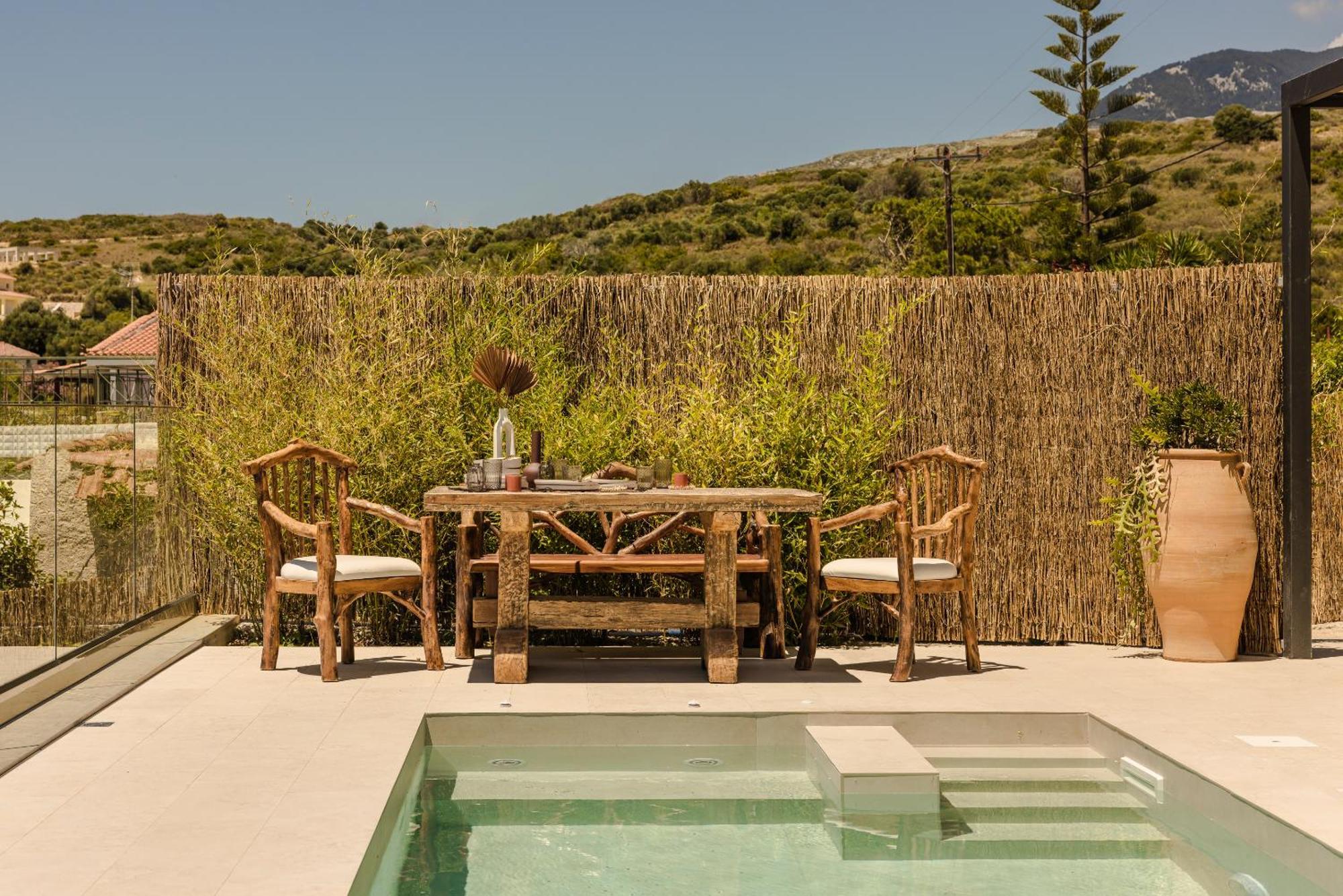 Hilaritas Luxury Suites Sea View, Private Pool & Jacuzzi Paradise Ratzaklíon Екстериор снимка