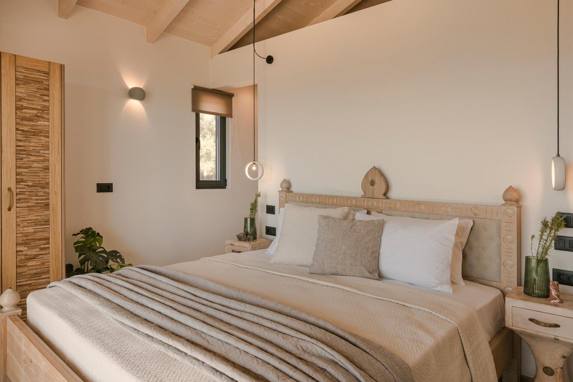 Hilaritas Luxury Suites Sea View, Private Pool & Jacuzzi Paradise Ratzaklíon Екстериор снимка
