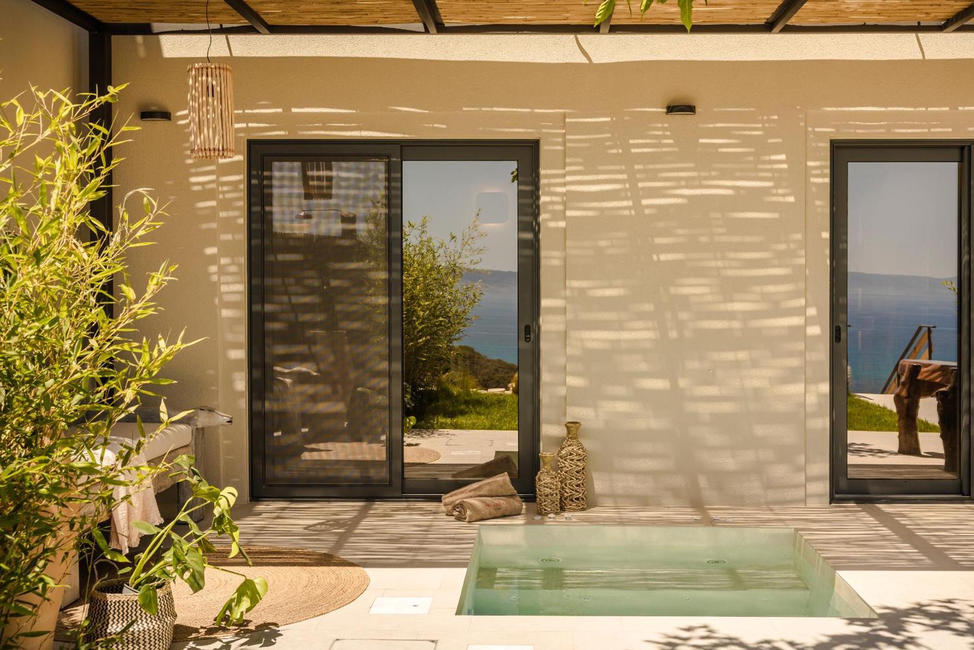 Hilaritas Luxury Suites Sea View, Private Pool & Jacuzzi Paradise Ratzaklíon Екстериор снимка